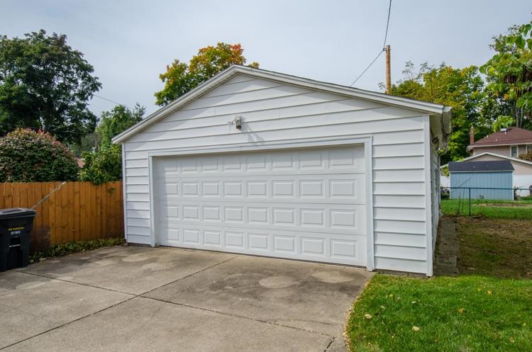 1853 Wilber St, South Bend, IN 46628 photo 3