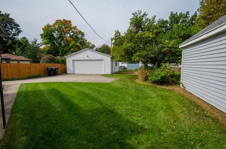 1853 Wilber St, South Bend, IN 46628 photo 4