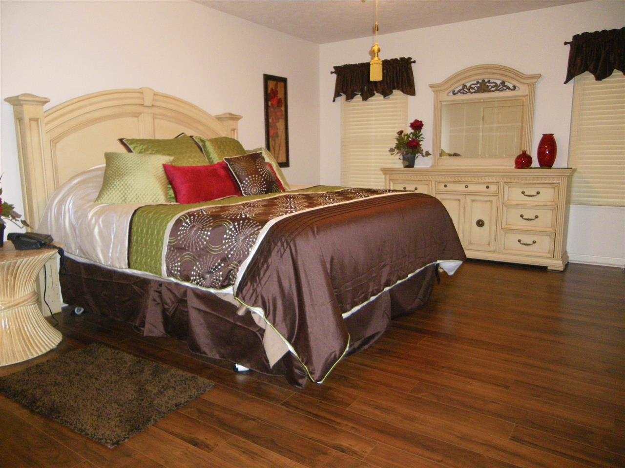 12041 Rosshire Dr, Evansville, IN 47725 photo 5