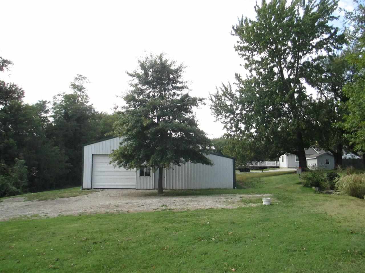 11426 Darmstadt Rd, Evansville, IN 47725 photo 4