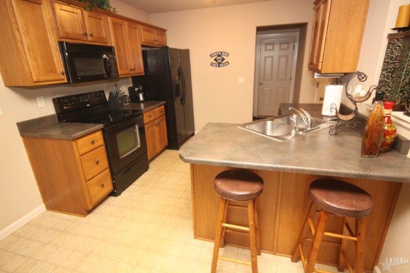 7826 Bowlander Way, Fort Wayne, IN 46835 photo 3