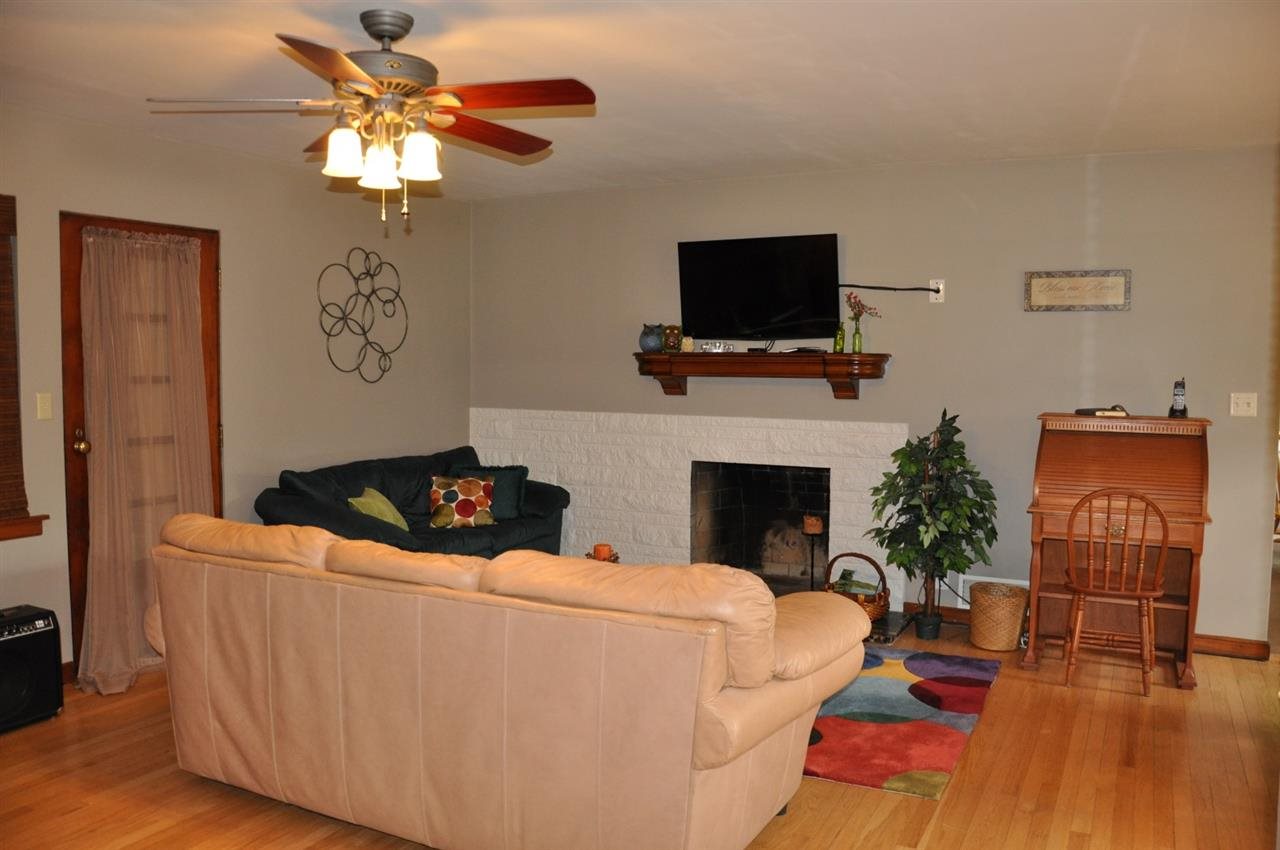 404 E Buena Vista Rd, Evansville, IN 47711 photo 13