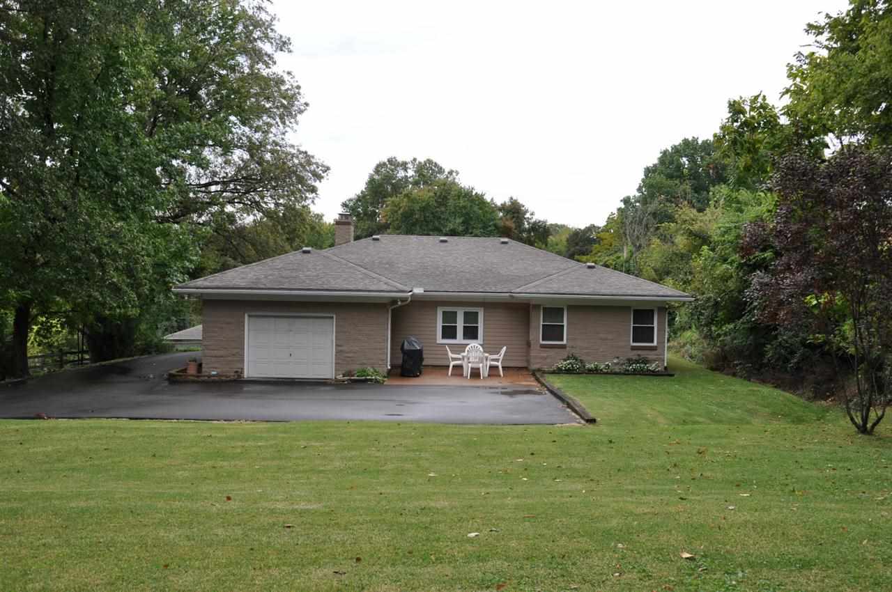 404 E Buena Vista Rd, Evansville, IN 47711 photo 5
