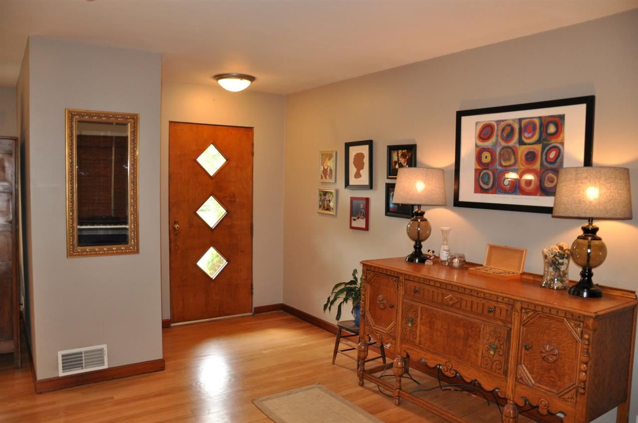 404 E Buena Vista Rd, Evansville, IN 47711 photo 4