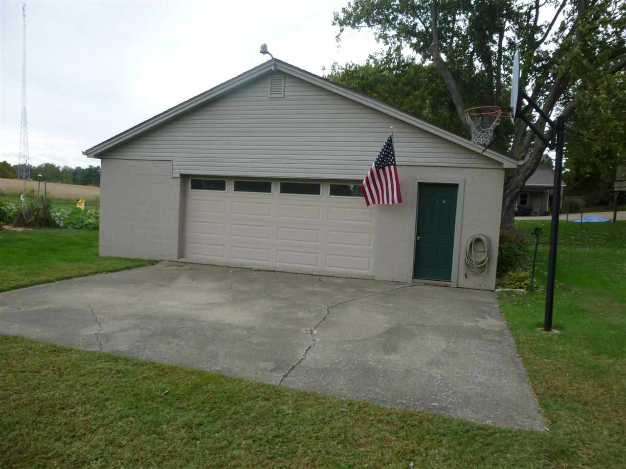 6820 New Harmony Rd, Evansville, IN 47720 photo 2
