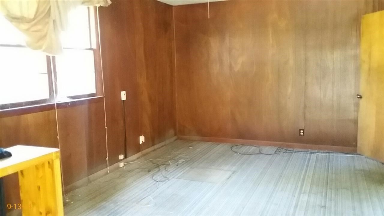 207 W Benton St, Oxford, IN 47971 photo 3