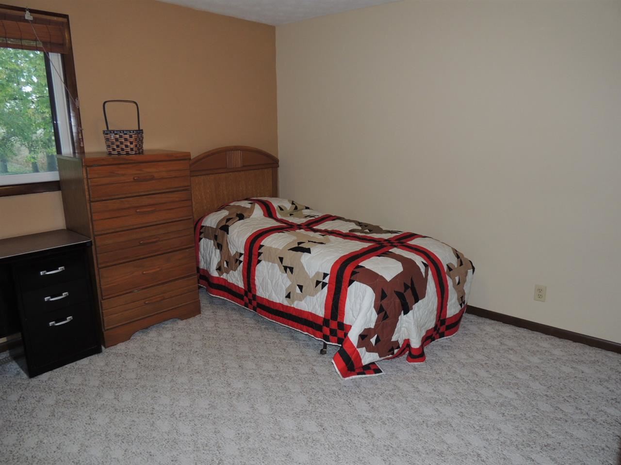 1480 N Lakeview Dr, Frankfort, IN 46041 photo 17