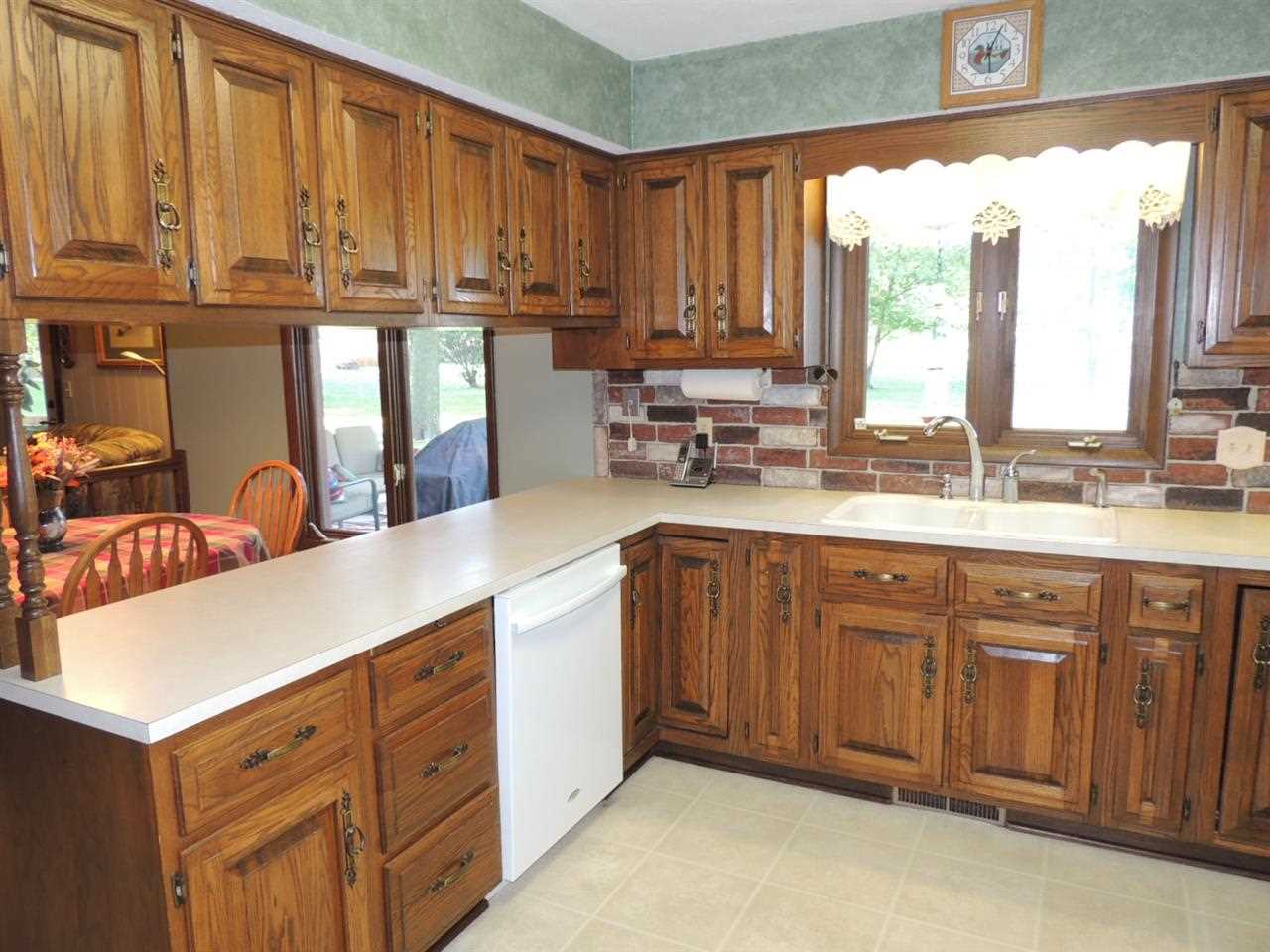 1480 N Lakeview Dr, Frankfort, IN 46041 photo 5