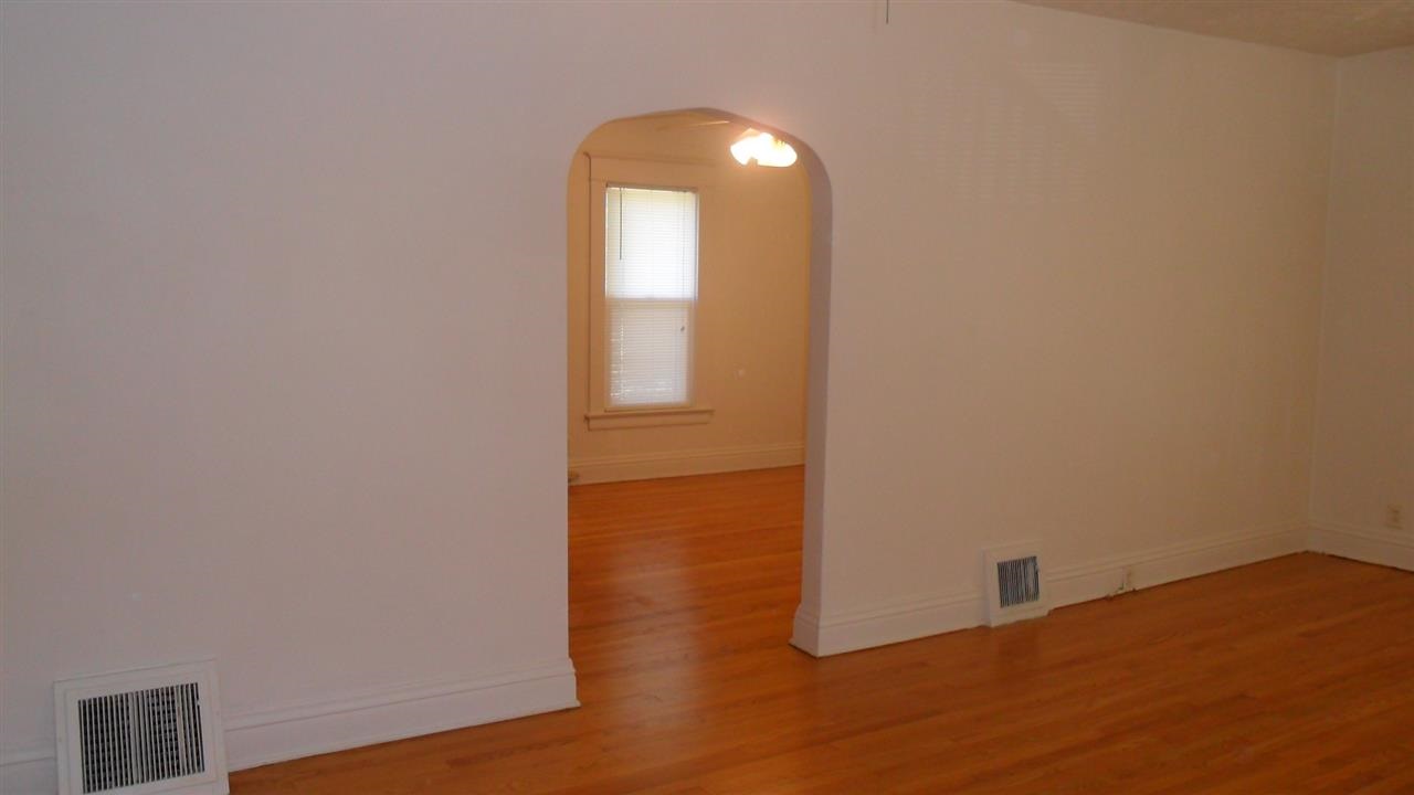 112 E 10th St, Mishawaka, IN 46544 photo 8