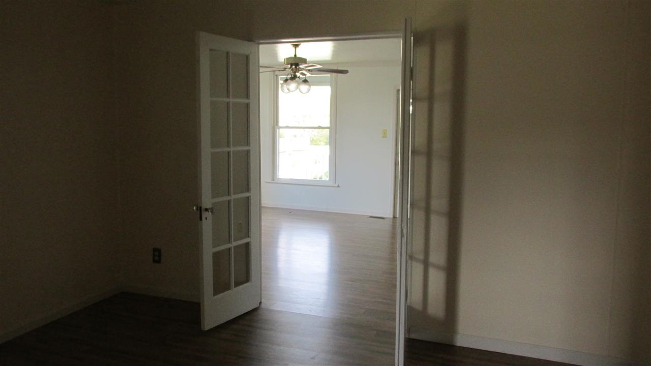 700 E Porter St, Winslow, IN 47598 photo 3