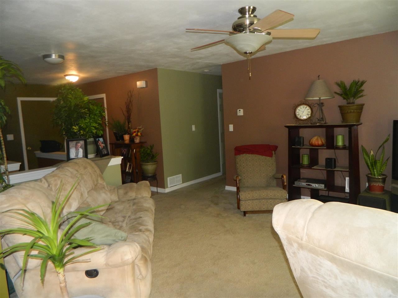 2595 E Brookfield Cir N, Warsaw, IN 46582 photo 3