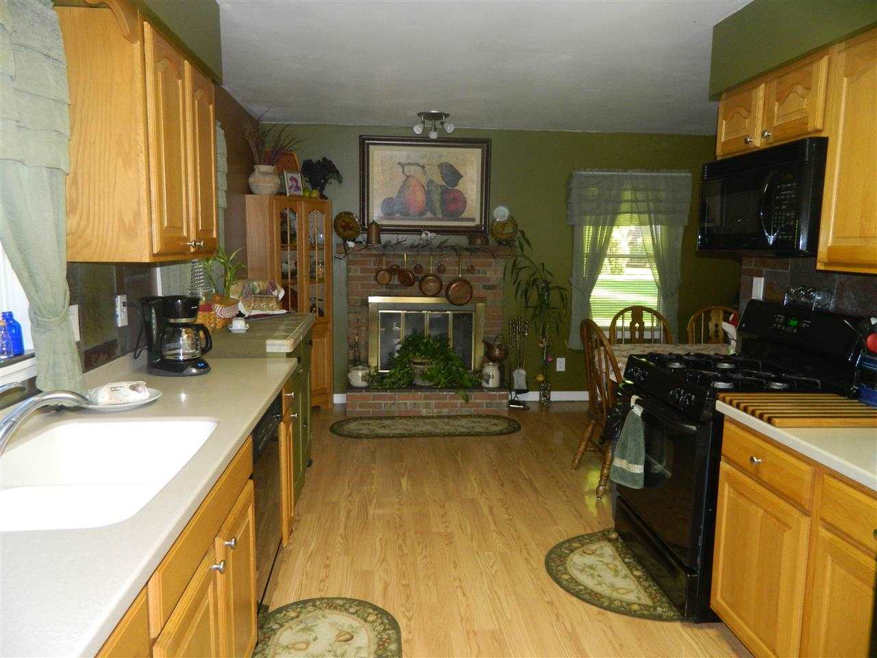 2595 E Brookfield Cir N, Warsaw, IN 46582 photo 4