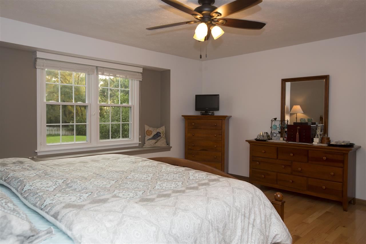 12229 Covered Wagon Ct, Granger, IN 46530 photo 15