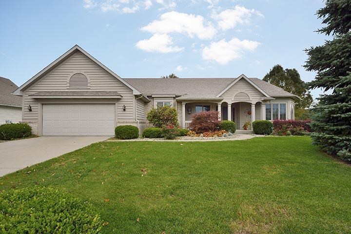 1605 Amberwood Dr, Goshen, IN 46526 photo 1