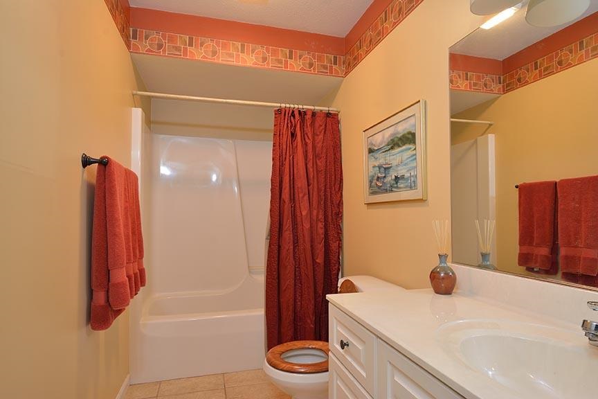1605 Amberwood Dr, Goshen, IN 46526 photo 18