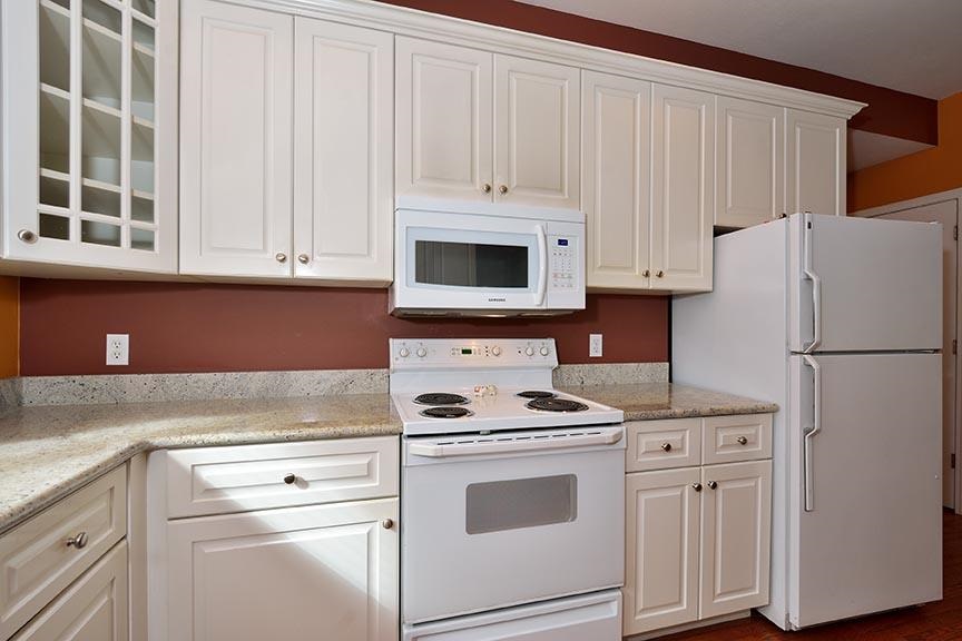 1605 Amberwood Dr, Goshen, IN 46526 photo 8