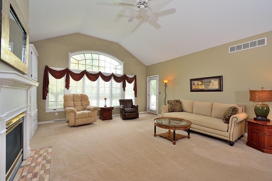 1605 Amberwood Dr, Goshen, IN 46526 photo 4