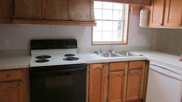 107 W Branch St, Petersburg, IN 47567 photo 2