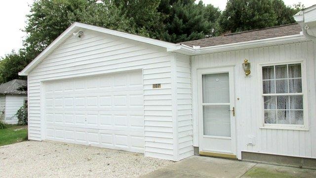 107 W Branch St, Petersburg, IN 47567 photo 4