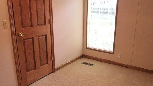 107 W Branch St, Petersburg, IN 47567 photo 3