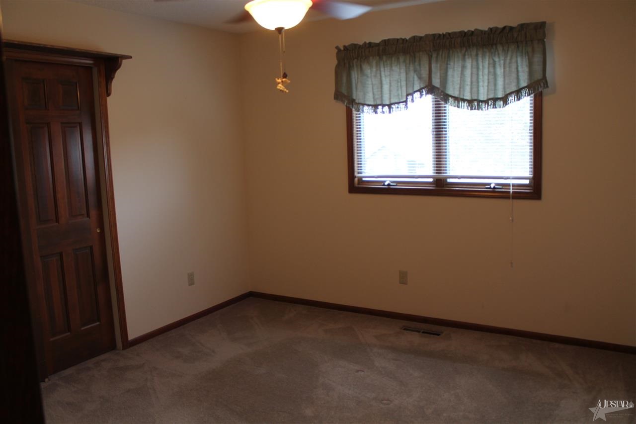 3825 Northcove Dr, New Haven, IN 46774 photo 20