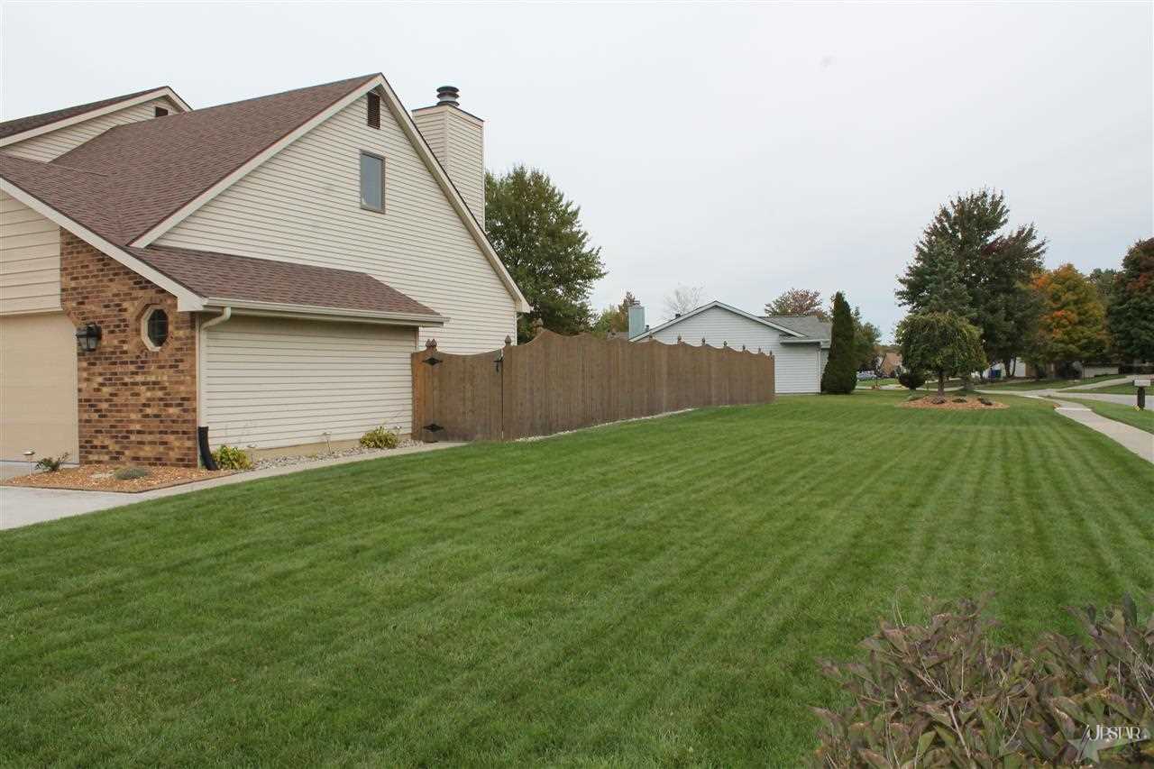 3825 Northcove Dr, New Haven, IN 46774 photo 3