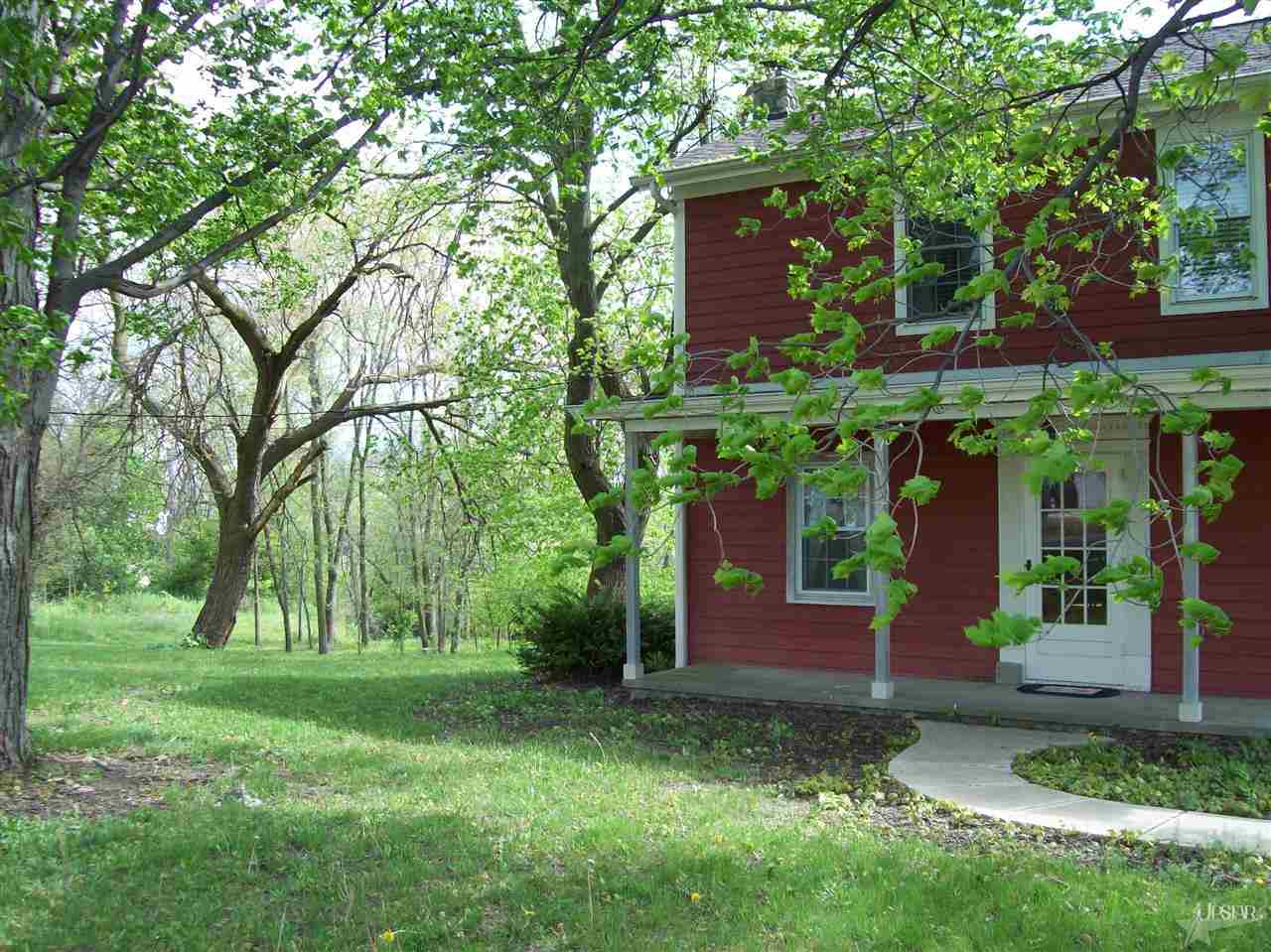8670 Auburn Rd, Fort Wayne, IN 46825 photo 3