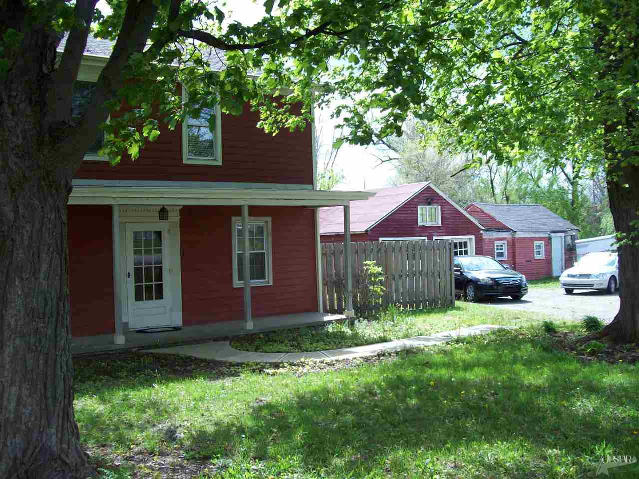 8670 Auburn Rd, Fort Wayne, IN 46825 photo 2