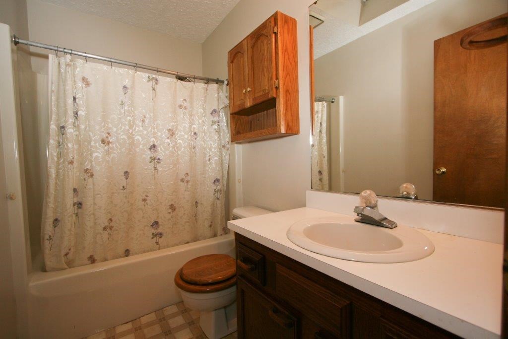 22191 Woodside Dr, Bristol, IN 46507 photo 17