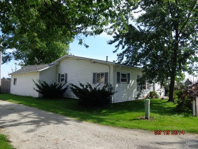 113 S Melching Dr, Ossian, IN 46777 photo 2