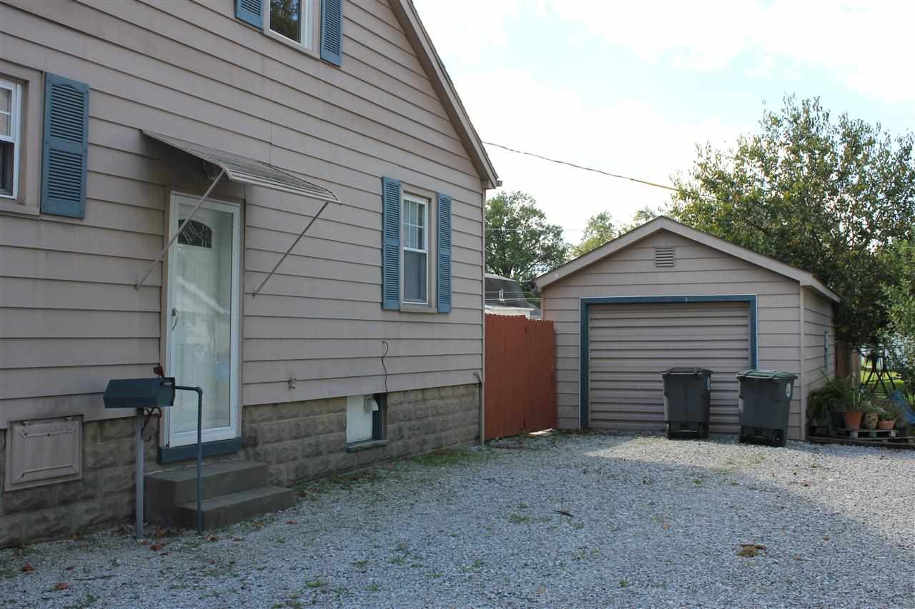 1718 N Weinbach Ave, Evansville, IN 47711 photo 3