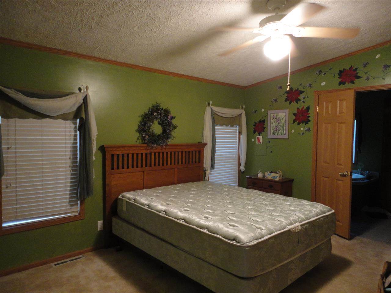 54402 Killarney Ln, Elkhart, IN 46514 photo 5