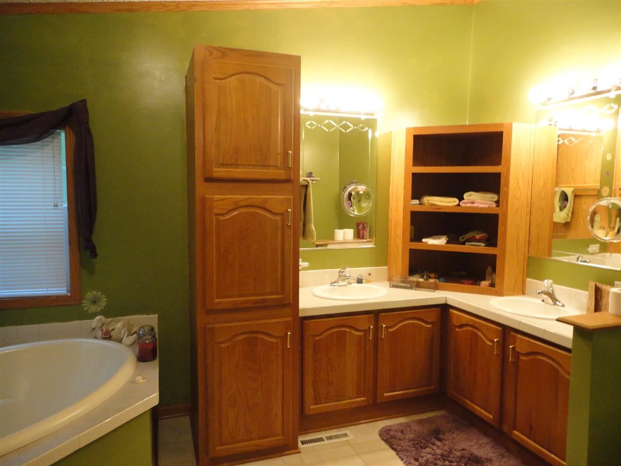 54402 Killarney Ln, Elkhart, IN 46514 photo 6