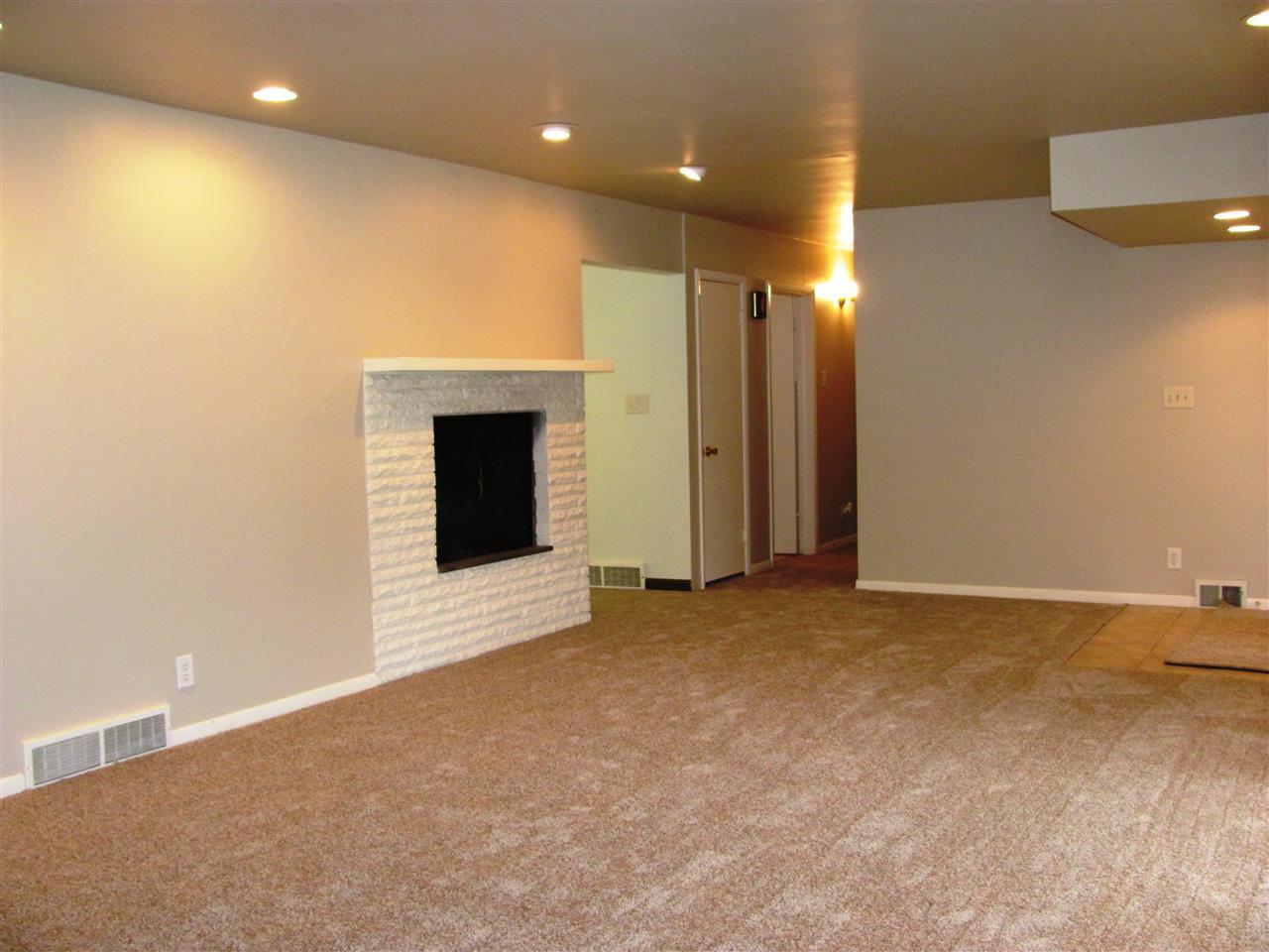 1411 Brookdale Dr, Evansville, IN 47720 photo 5