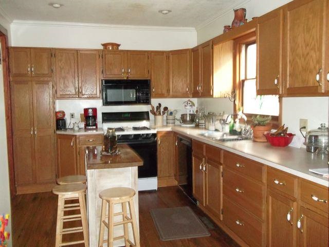 718 S Main St, Goshen, IN 46526 photo 5
