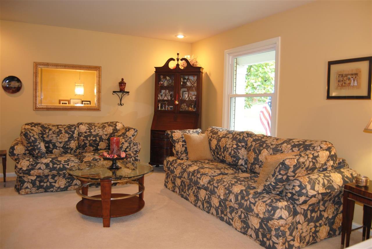 5619 Winston Rd, Evansville, IN 47710 photo 2