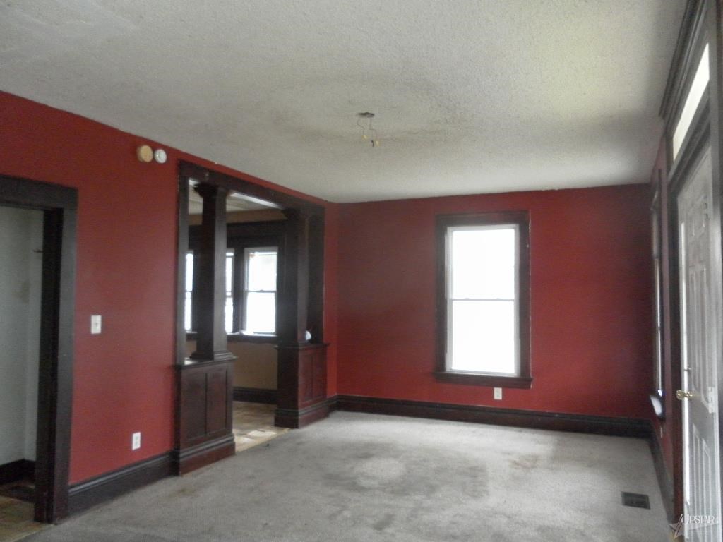 1136 Hugh St, Fort Wayne, IN 46803 photo 4
