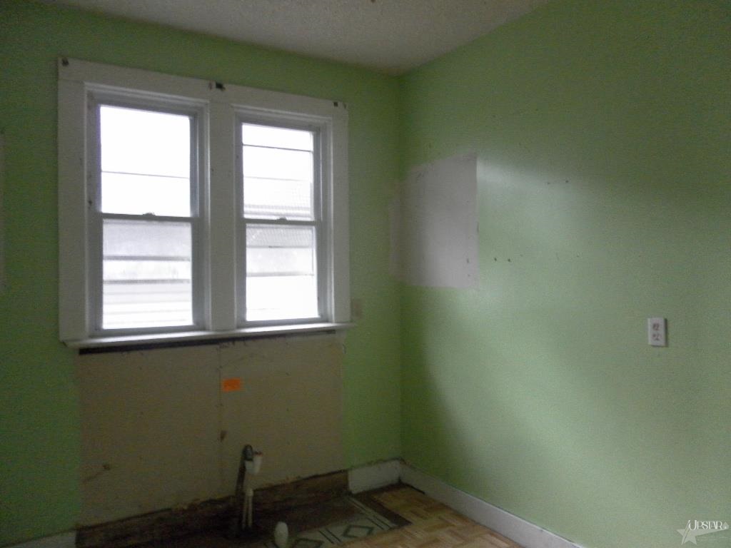1136 Hugh St, Fort Wayne, IN 46803 photo 6