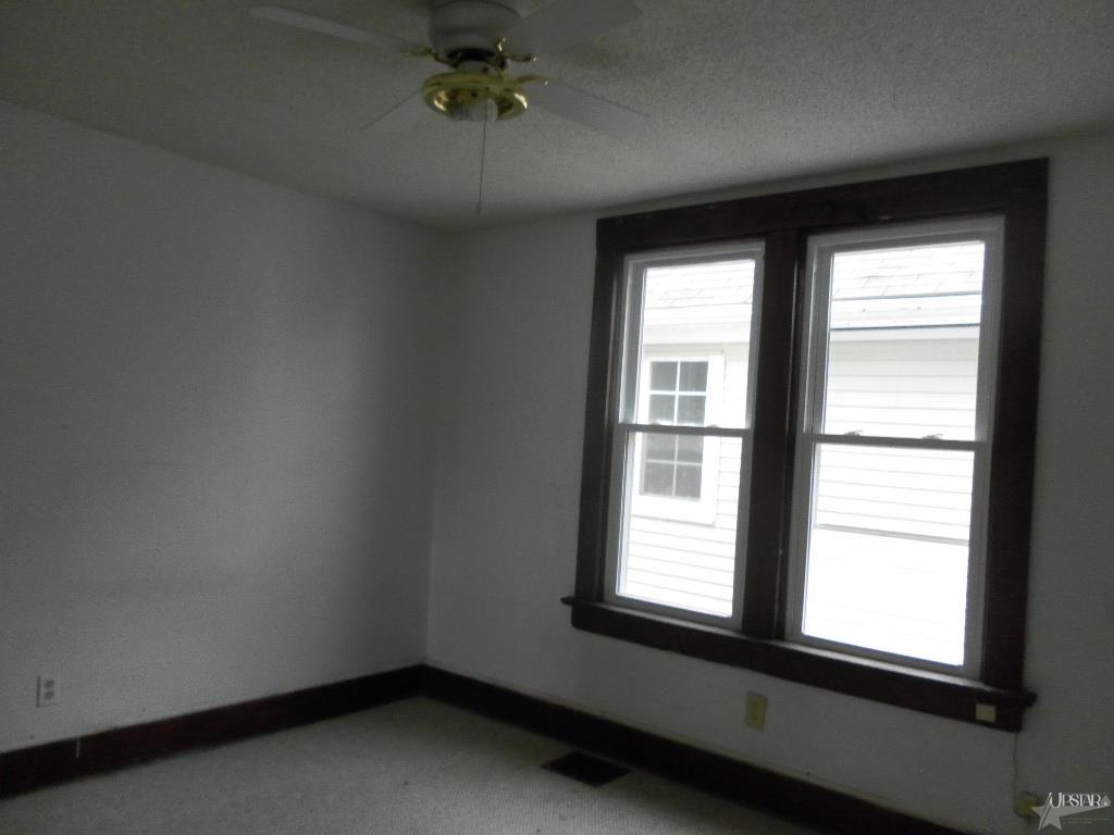 1136 Hugh St, Fort Wayne, IN 46803 photo 10