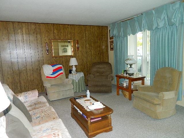 703 E Crestview Dr, Marion, IN 46952 photo 2