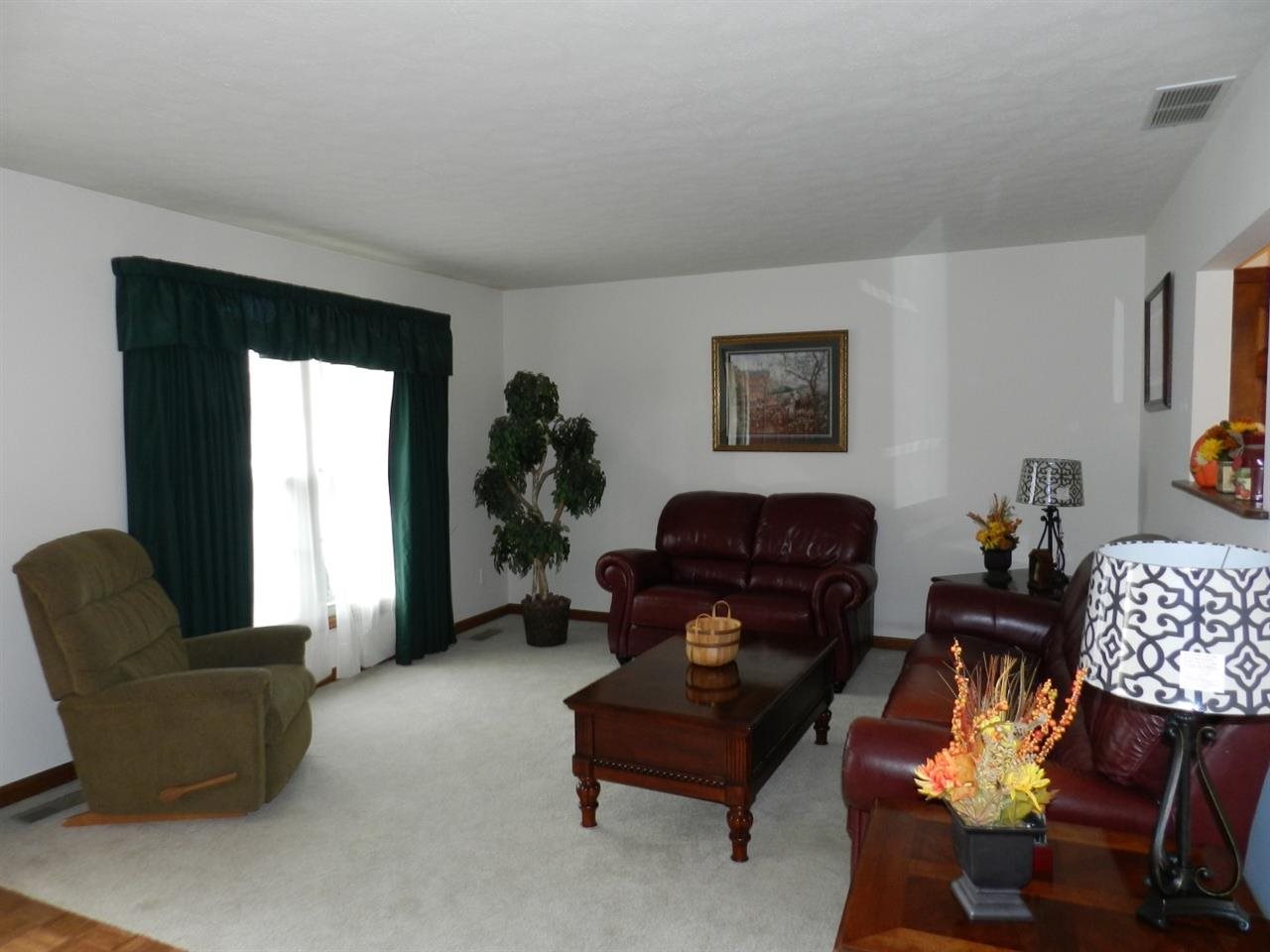 2688 Keystone Ct, Newburgh, IN 47630 photo 2