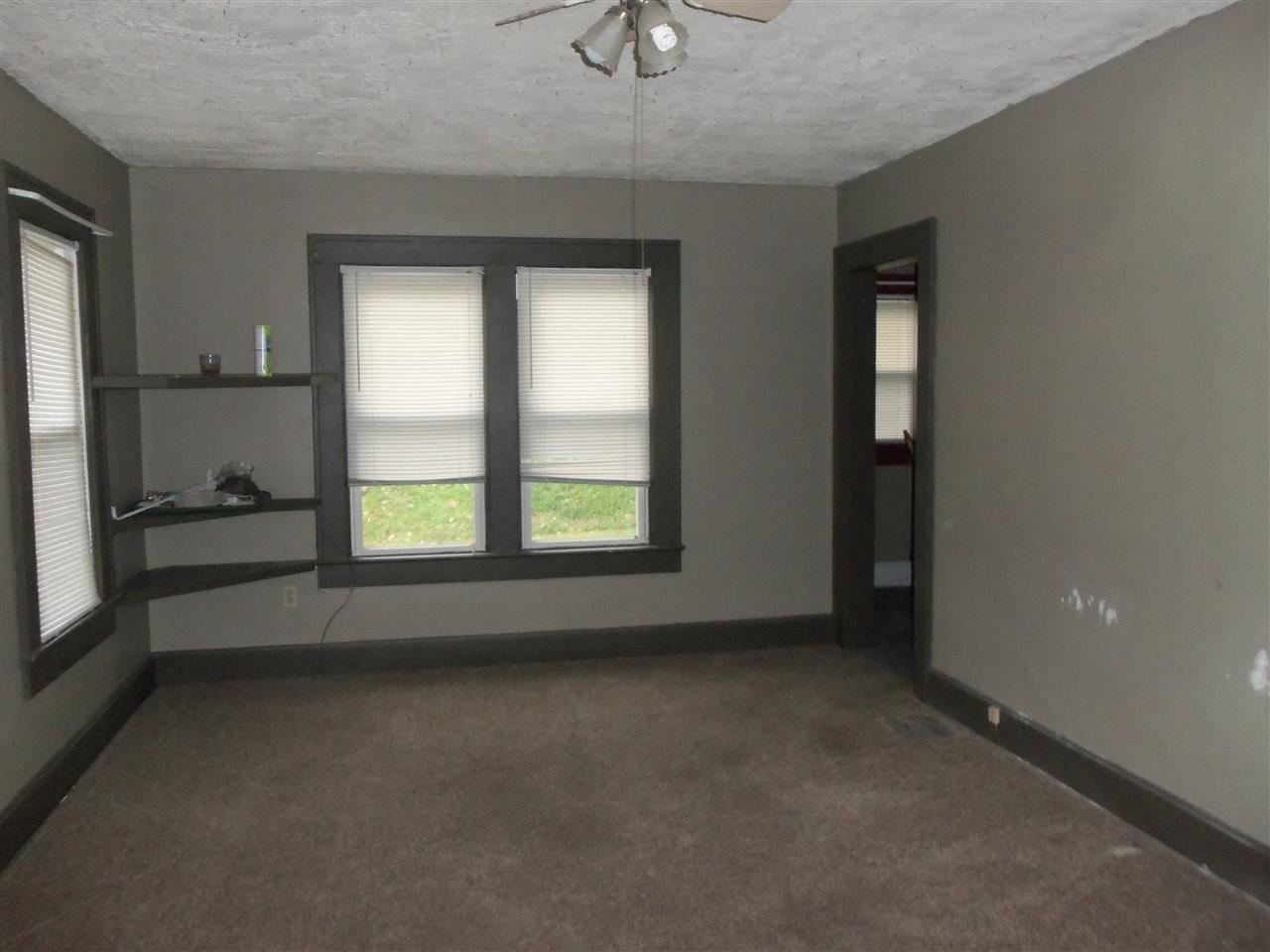 823 SE 3rd St, Washington, IN 47501 photo 3
