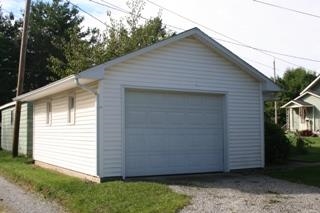 957 N Clay St, Frankfort, IN 46041 photo 5