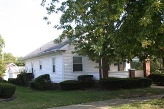 957 N Clay St, Frankfort, IN 46041 photo 2