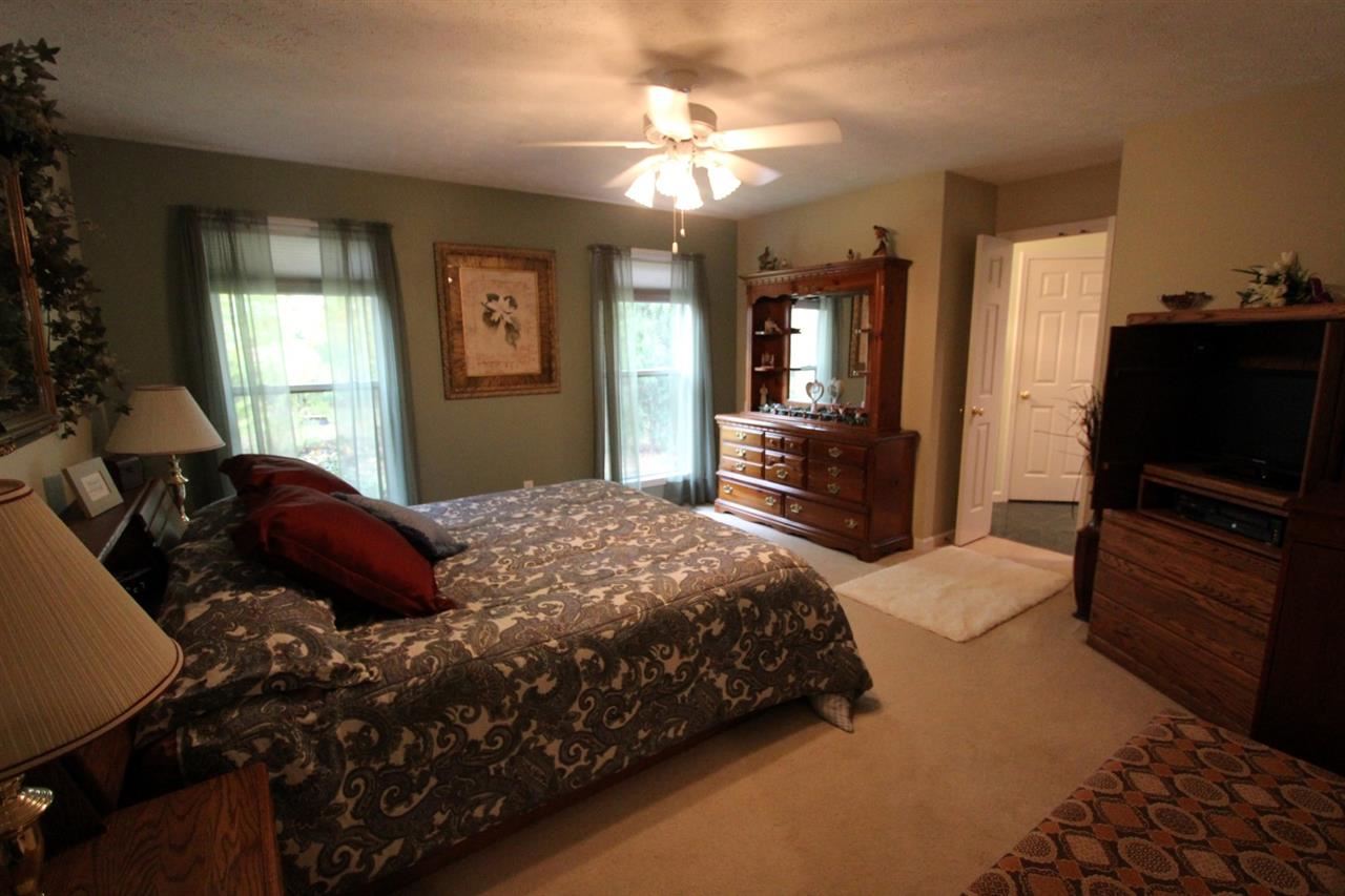 2715 Malibu Dr, Evansville, IN 47725 photo 9
