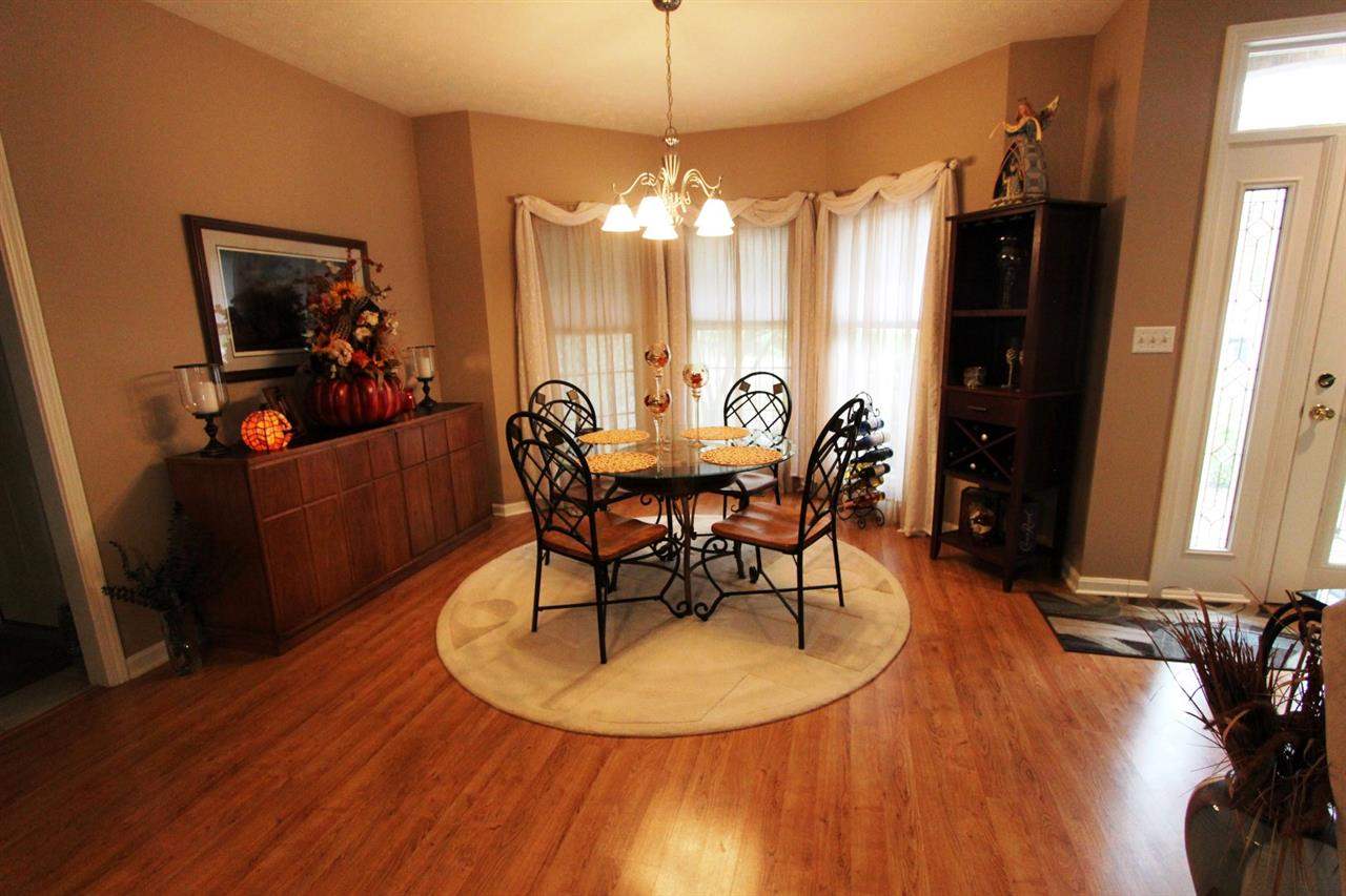 2715 Malibu Dr, Evansville, IN 47725 photo 8