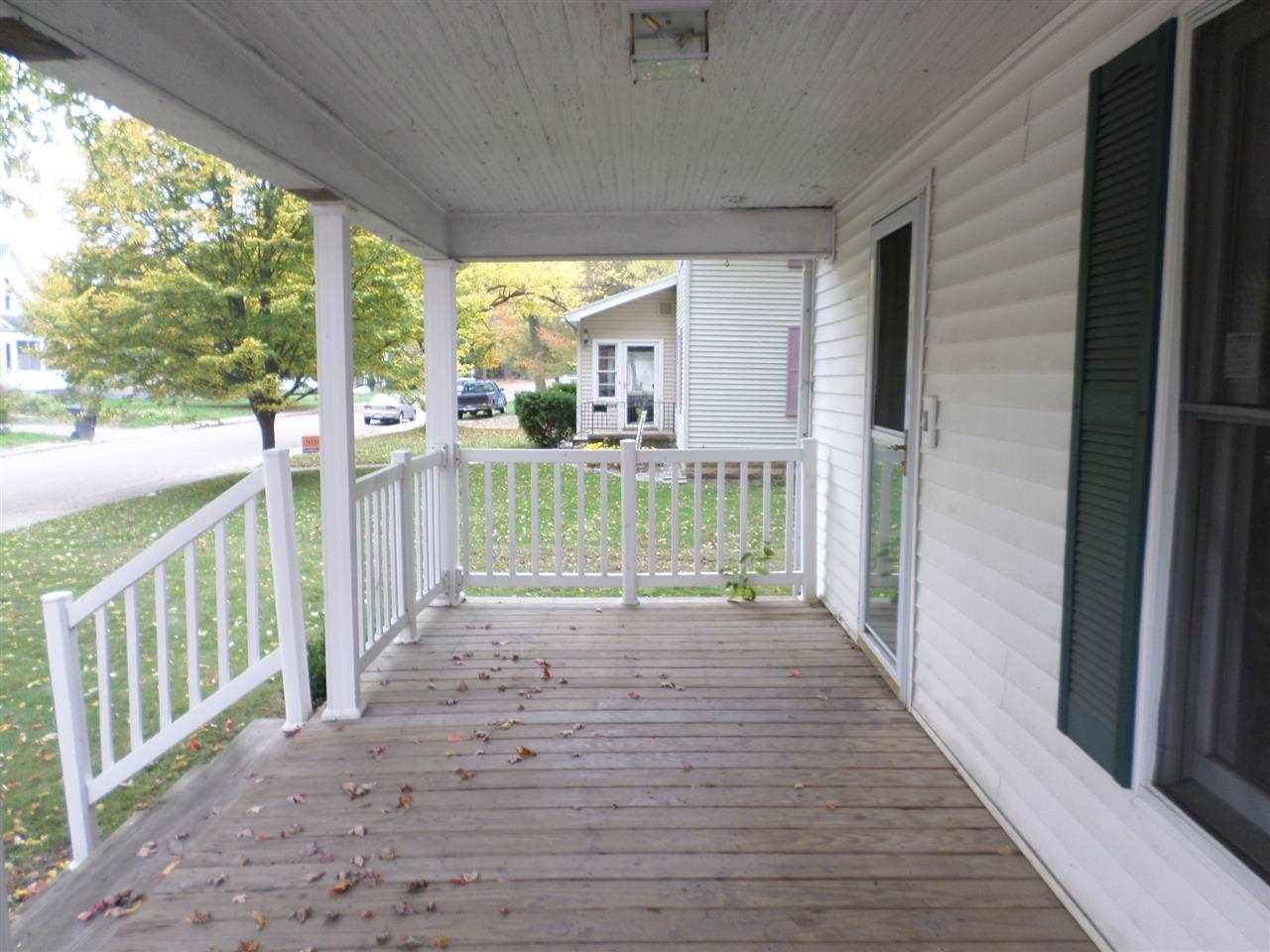 502 W Walnut St, Nappanee, IN 46550 photo 3
