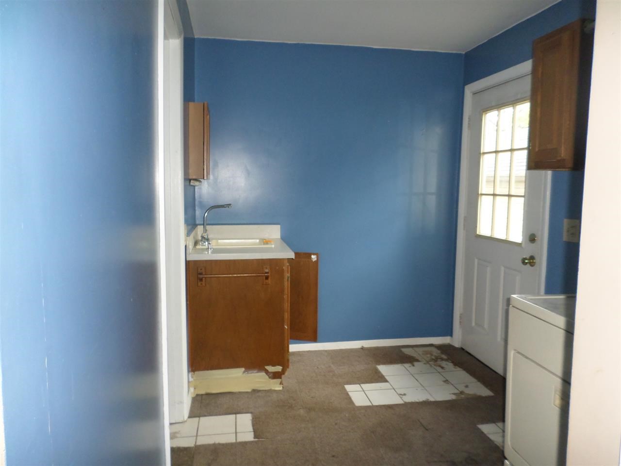 502 W Walnut St, Nappanee, IN 46550 photo 9