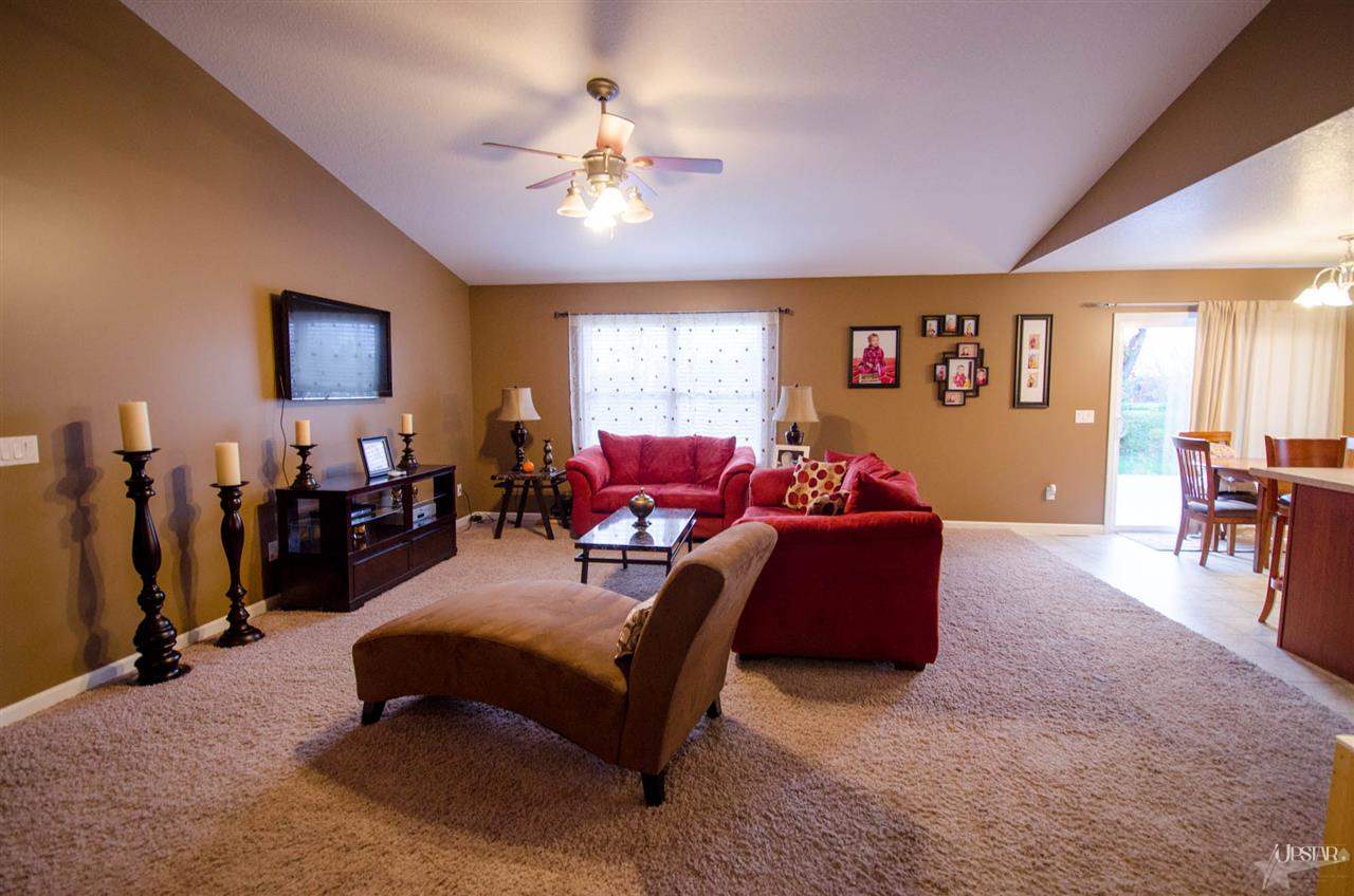 1666 E Brookside Trl, Columbia City, IN 46725 photo 11