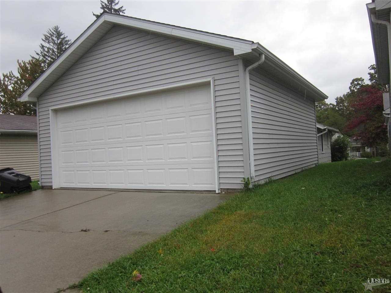 2302 Curdes Ave, Fort Wayne, IN 46805 photo 3